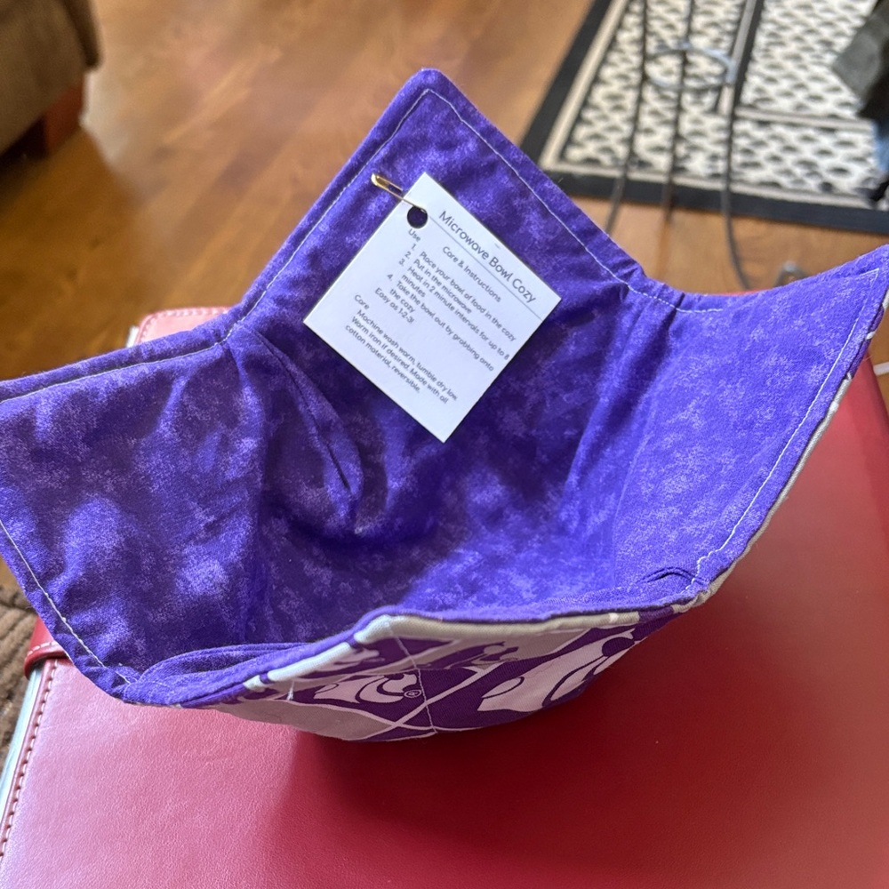 NWT K State NCAA Wildcats themed Purple Microwave Bowl Cozy machine washable